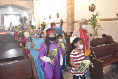 Feligreses festejan con júbilo el Domingo de Ramos 