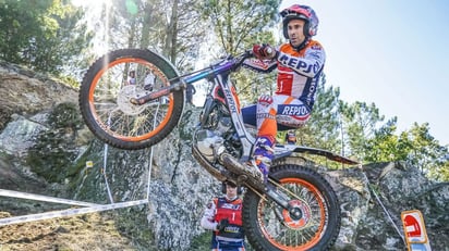 Toni Bou se impone en Barcelona y sentencia materialmente el Mundial