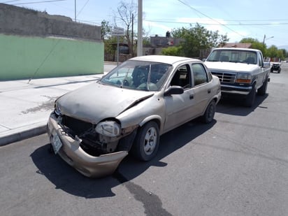 Se pasa alto y provoca choque en la colonia Occidental de Frontera