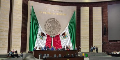 Reforma eléctrica pasa en comisiones y va al pleno en San Lázaro