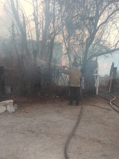 Menores incendian choza de la colonia Loma Linda de Monclova