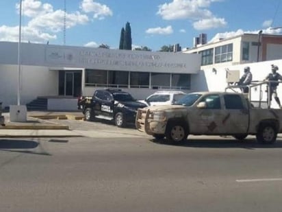 La SEDENA detiene a trailero con arma de fuego y cartuchos hábiles en el Puente Dos de Piedras Negras