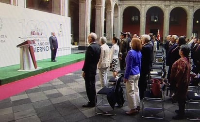 Gertz reaparece en primera fila de informe de AMLO