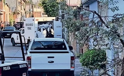 Hallan cuerpos de hombres en fosa clandestina en Valle de Chalco