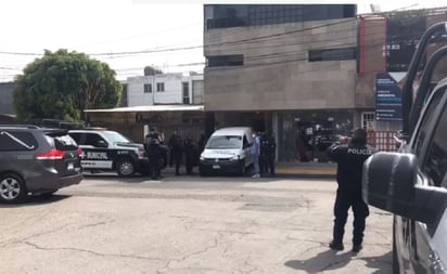 Escoltan cadáveres de familia asesinada en Edomex