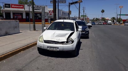 Conductor no guarda distancia y choca por alcance