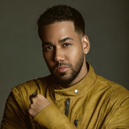 Romeo Santos debuta en la producción ejecutiva con el largo 'Never look back'