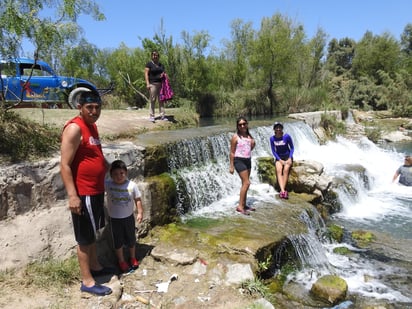 Monclovenses se preparan para salir a visitar parajes naturales 