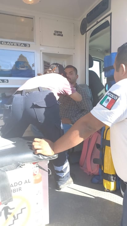    Motociclista queda colgado de cable de IZZI en la colonia Occidental de Frontera.