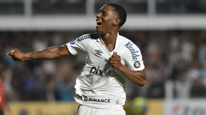 3-2. Santos gana de remontada a Universidad Católica con goles ecuatorianos