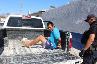 Hombre agrede a familiares y termina en la cárcel municipal de Monclova.