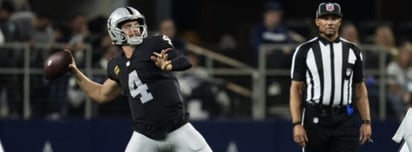 Es ridículo pensar que no puedo ganar en playoffs: Derek Carr