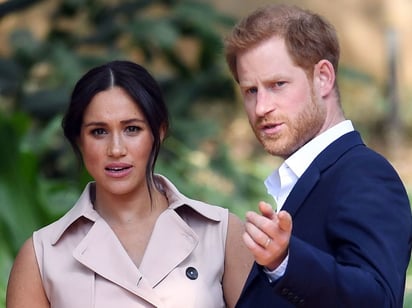 El Príncipe Harry Y Meghan Markle Visitan A La Reina Isabel De Camino A Países Bajos