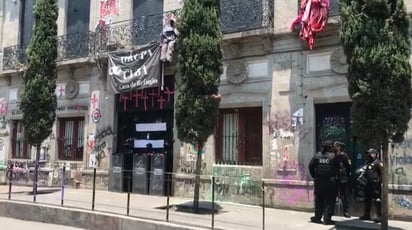 Policías custodian la casa de CNDH recuperada