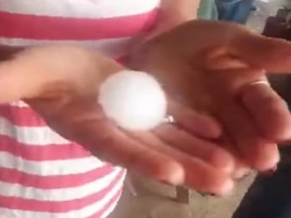 Fuerte granizada sorprende en la Carbonífera; llueve después de meses de sequía