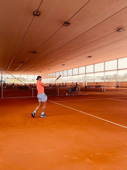 Rafael Nadal regresa a los entrenamientos tras lesión en las costillas