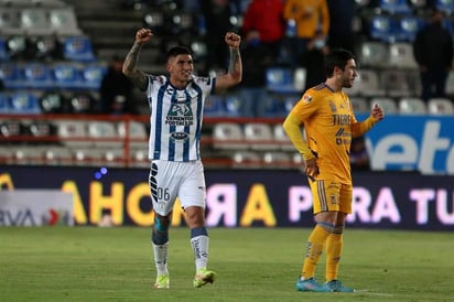 Pachuca vence al Puebla; sube al liderato