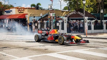 Checo Pérez realizó viaje por carretera de Nueva York a Miami