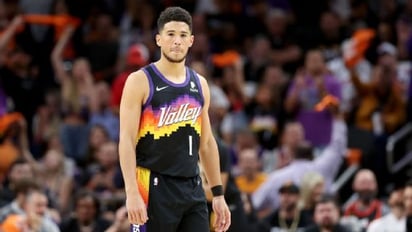 Devin Booker (isquiotibiales) abandona el Juego 2