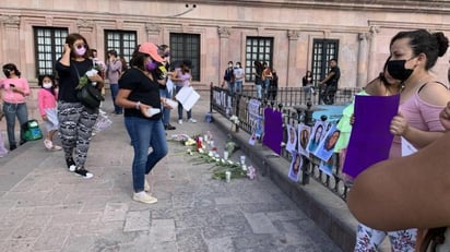 Tras hallazgo de Debanhi, mujeres de Saltillo se reúnen para vigilia