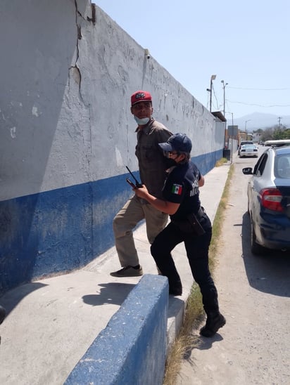 Hombre escandaliza en tienda de la colonia Tecnológico de Monclova