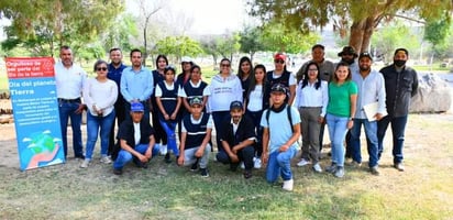 Eco parque Monclova conmemoró el Día de la Tierra con plantación de árboles