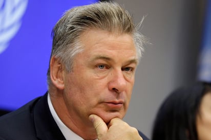 Alec Baldwin ensayó con la pistola antes de la muerte de Halyna Hutchins