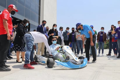 Jóvenes de Querétaro se incorporan al sector automotriz