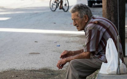 Abuelitos de Monclova son abandonados durante la pandemia 