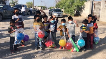 Infantes de colonias vulnerables reciben juguetes por el Día del Niño 