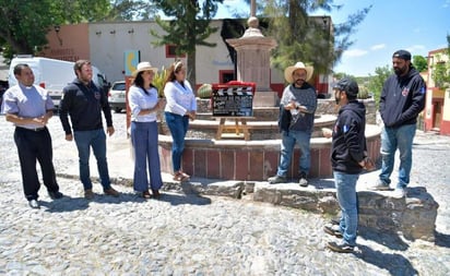 Develan placa de la filmación 'Lucha' en SLP