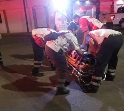 Pareja de novios termina lesionada tras ser embestida por auto en la colonia San Francisco