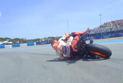 Marc Márquez dice sobre su salvada que 'la afición' le ha 'levantado la moto'