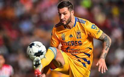 Gignac, a la par de leyendas del fútbol mexicano