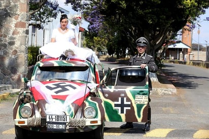 Causa polémica boda con temática 'nazi' en Tlaxcala