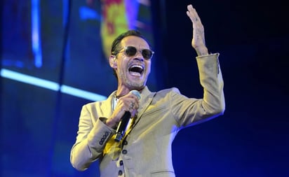 Marc Anthony sufre accidente en escalera y cancela concierto