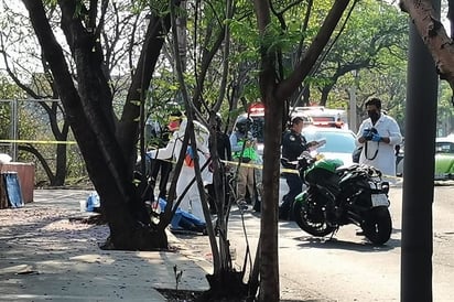 Motociclista muere tras derrapar en la Álvaro Obregón