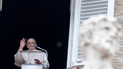 El papa pide oraciones por las víctimas de la explosión del hotel en Cuba