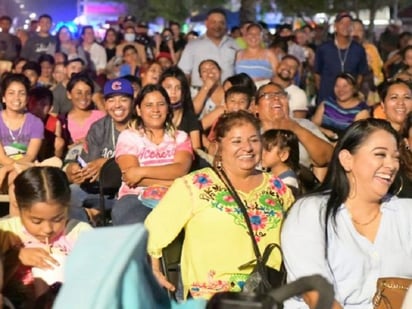 Festejan a las mamás de Nava con Alan Saldaña y Banda Kañón