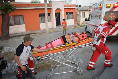 Cafre arrolla a mujer y la hace volar por los aires