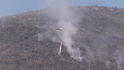 Se dificulta control de incendio forestal en Arteaga