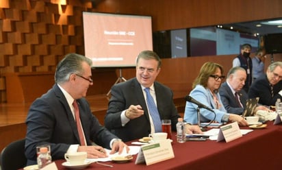 Ebrard se reúne con líderes empresariales; tratan temas de comercio