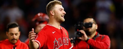 El novato Reid Detmers lanza juego sin hit por Angels frente a Rays