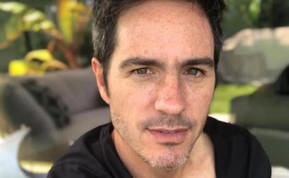 Mauricio Ochmann sorprende con foto de Aislinn Derbez y su primera exesposa