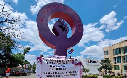 Marchan mujeres en Oaxaca contra violencia vicaria; piden tipificar