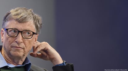 Bill Gates recibe críticas de antivacunas tras anunciar que contrajo covid