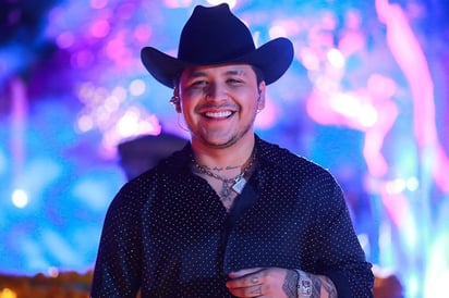 Christian Nodal dice que está cuidando su salud