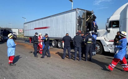 Conductor atropella a ciclista y le hallan 168 migrantes