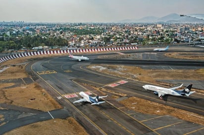 AMLO deja de lado a los controladores de tráfico aéreo 