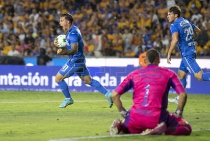 Tigres pierde con Cruz Azul, pero se clasifica a las semifinales